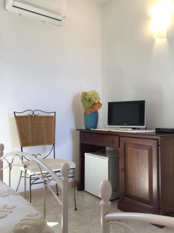 Agriturismo Lu Stabbiacciu Aglientu Exteriör bild
