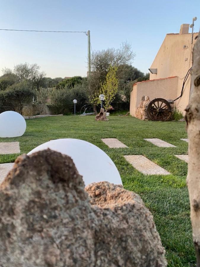 Agriturismo Lu Stabbiacciu Aglientu Exteriör bild