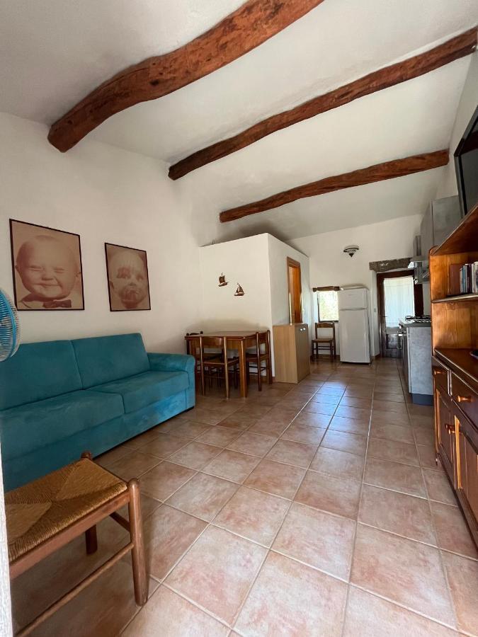 Agriturismo Lu Stabbiacciu Aglientu Exteriör bild